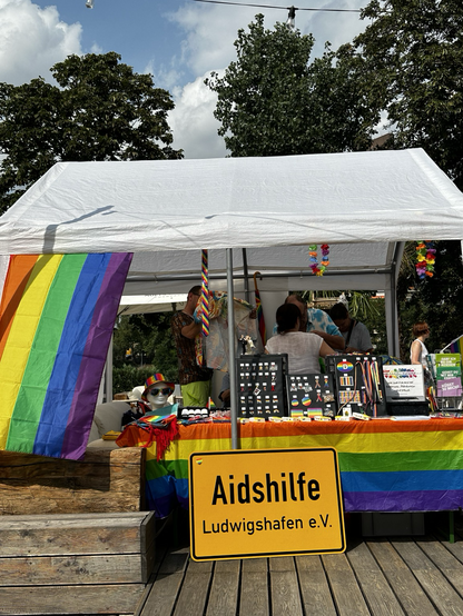 Infostand der Aidshilfe 