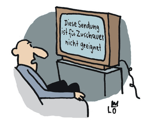 Ein Mann sitzt vor dem Fernseher und guckt verdutzt auf die Warnung auf dem Bildschirm: 